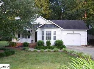 319 Oak Valley Dr, Simpsonville, SC 29681