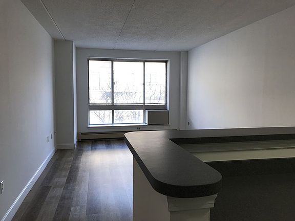 5th image of 304 W 117th St APT 4G