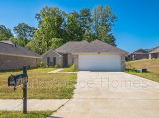 569 Silver Hl, Pearl, MS 39208