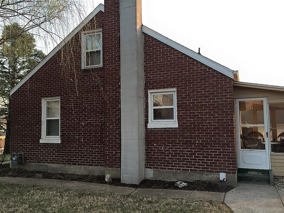 2nd image of 217 Pierce St