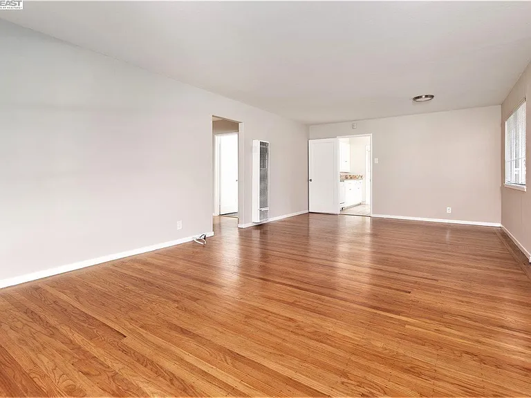 14571 Juniper St — Photo 2