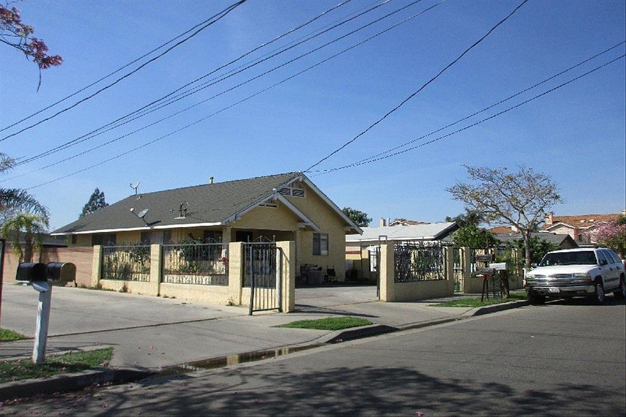 2nd image of 628 N Figueroa St