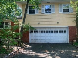 15 Newcomb Dr, New Providence, NJ 07974
