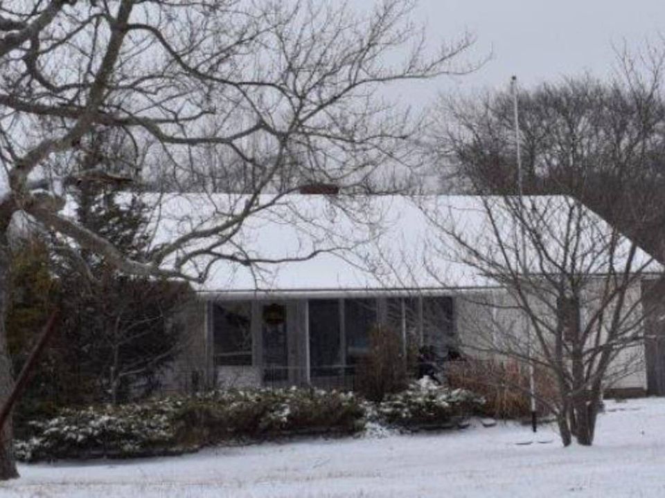 1st image of 16 Edwards Ave