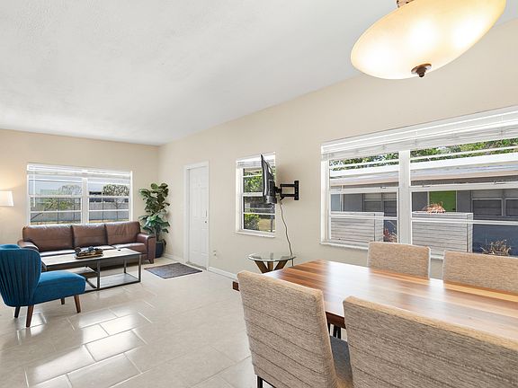 5th image of 1125 NE 5th Ave #2