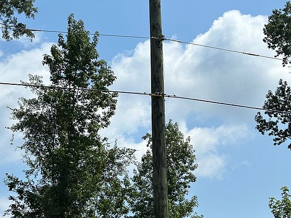 3rd image of 14.4 Ac Houston Street Maple Dr