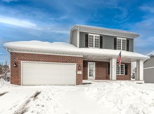 304 Wedgewood Cir, Hudson, WI 54016