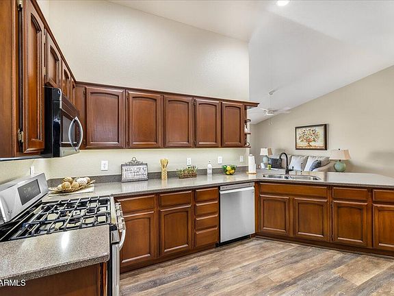 5th image of 462 W TEAKWOOD Drive