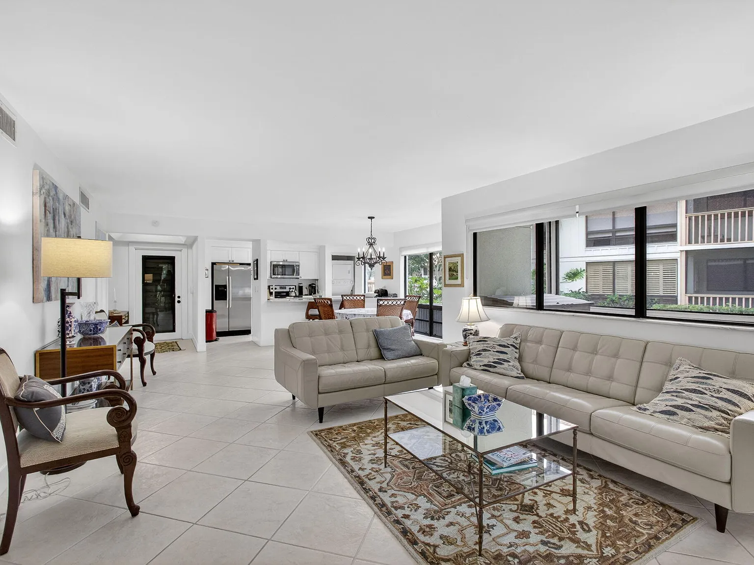 2 bed, 2.0 bath, 1366 sqft, $2,800 — Photo 2