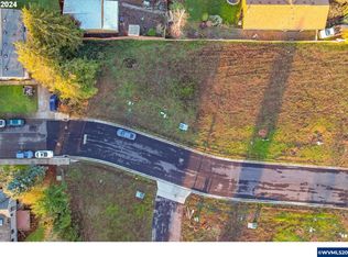 1515-1537 Barn St, Woodburn, OR 97071