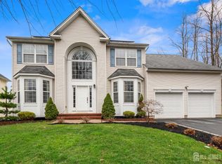 11 Winding Brook Way, Edison, NJ 08820