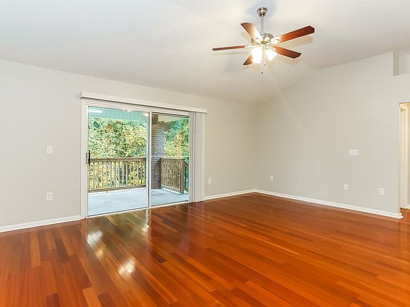 4th image of 3753 Briar Ln