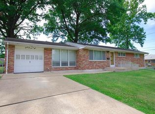2478 Wembley Dr, Saint Louis, MO 63125