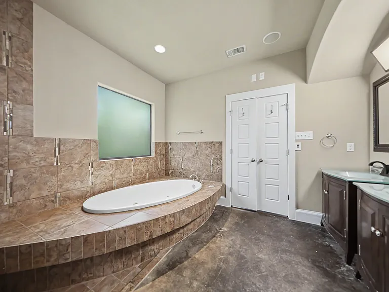 5405 Weeping Oak Dr — Photo 16