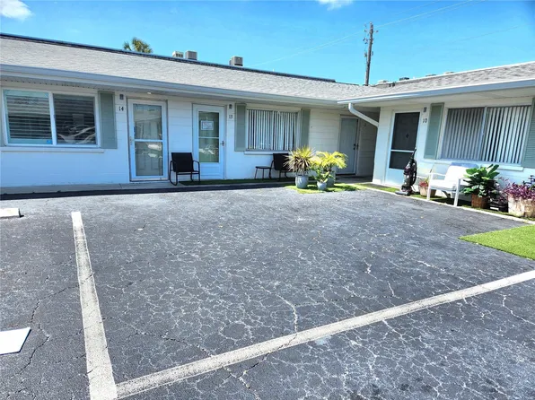 525 Manatee Ct APT 13, Venice, FL 34285