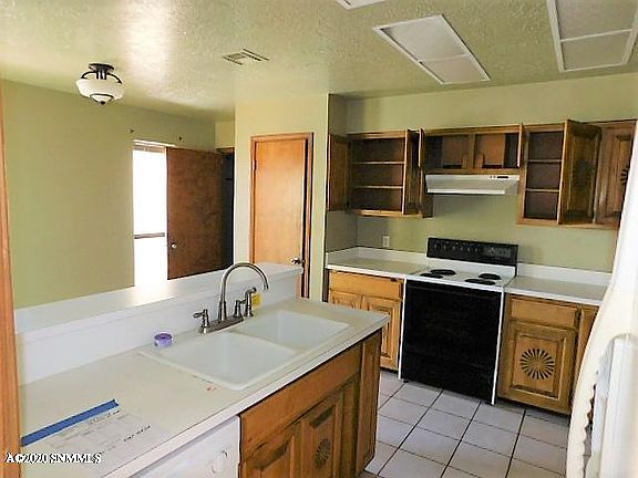 3rd image of 1817 Fairway Cir