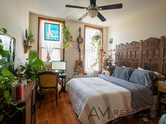 4th image of 556 17th St APT 1L