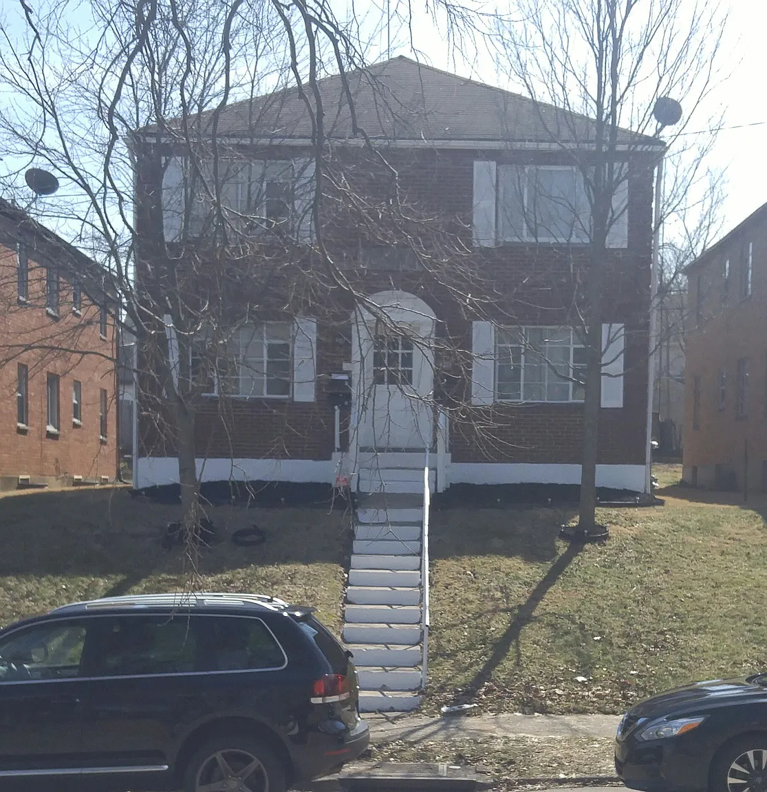 216 E Bruce Ave photo 1