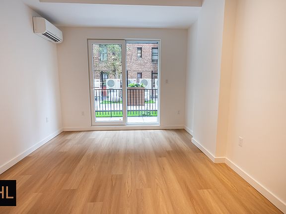 4th image of 931 Carroll St #204
