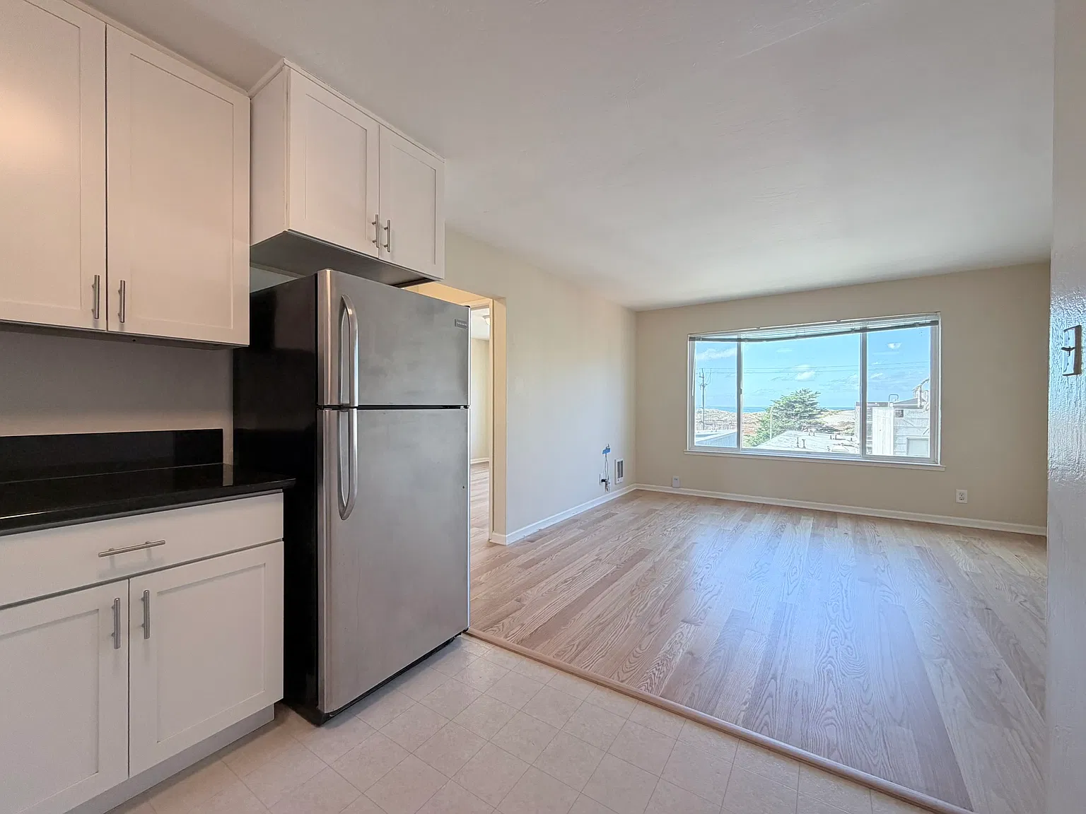 2 bed, 805 sqft, $4,500 — Photo 2