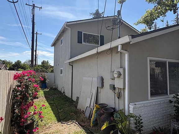3rd image of 2533 39th St