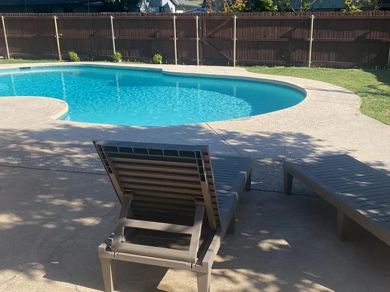 431 Malden Dr — Photo 2