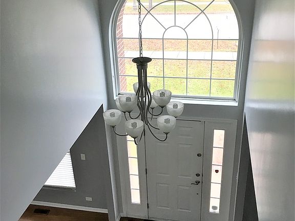 2nd image of 3212 Drury Ln