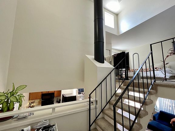 4th image of 4588 W Point Loma Blvd Unit D
