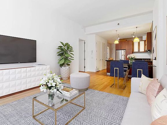 3rd image of 59 John St APT 4B