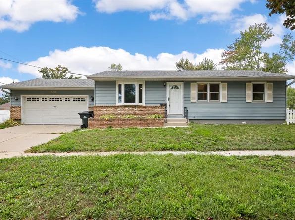 936 29th St NW, Cedar Rapids, IA 52405