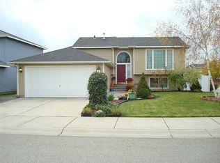 1925 N Salmon Riv, Greenacres, WA 99016