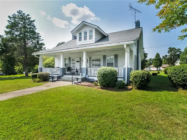 712 E Elm St, Graham, NC 27253