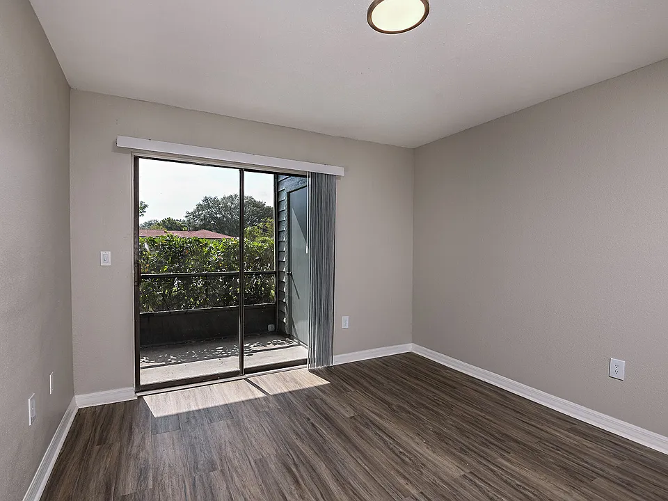 Lake Pointe apartments community photo