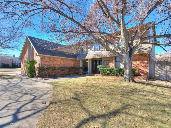 7009 Shoreline Dr, Warr Acres, OK 73132