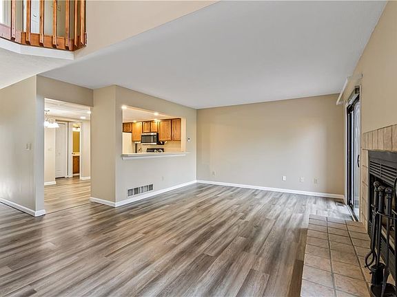4th image of 960 Morningstar Dr
