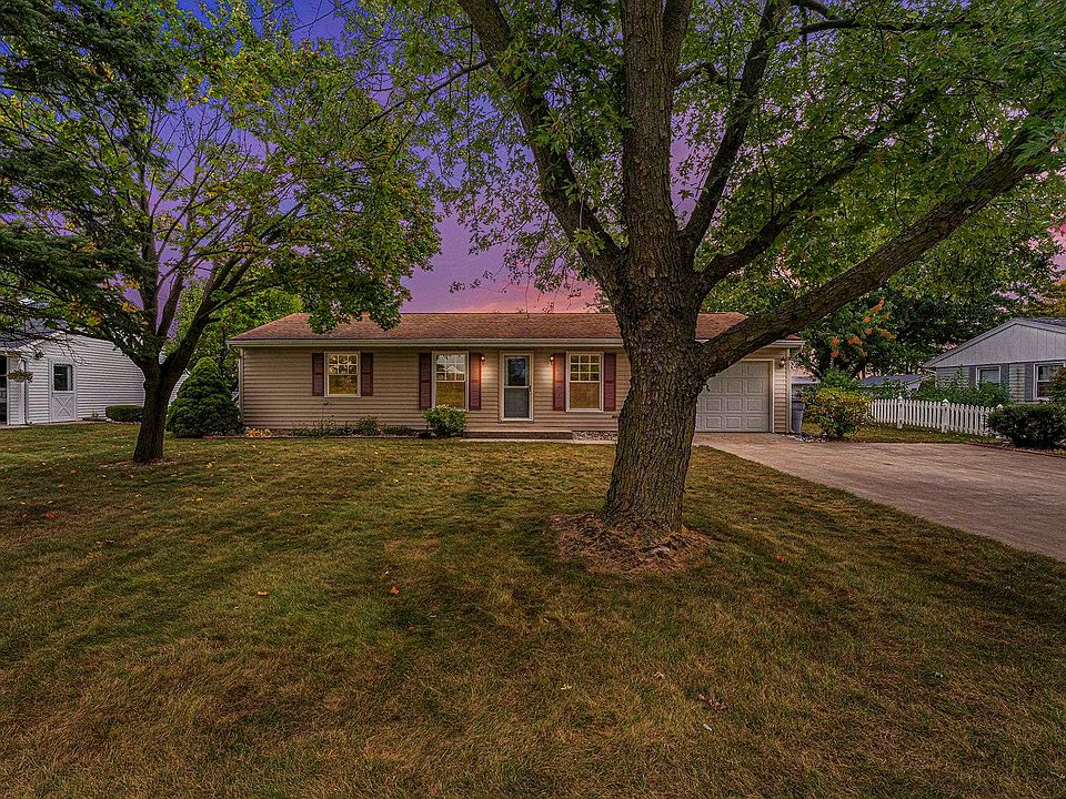 1st image of 458 Larimer Dr