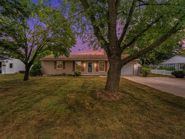 458 Larimer Dr, Millersburg, IN 46543