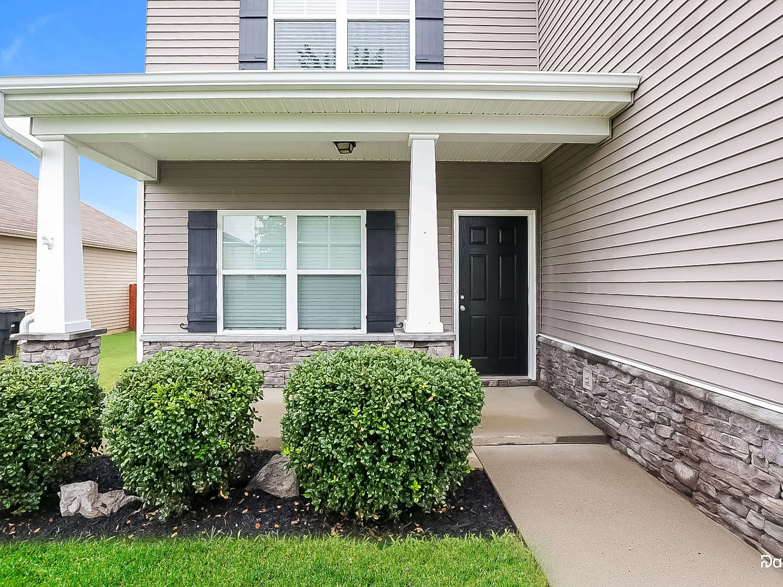 4 bed, 2.5 bath, 2581 sqft, $2,535 — Photo 2