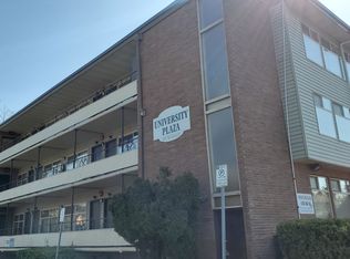 1201 NE 52nd St APT C, Seattle, WA 98105