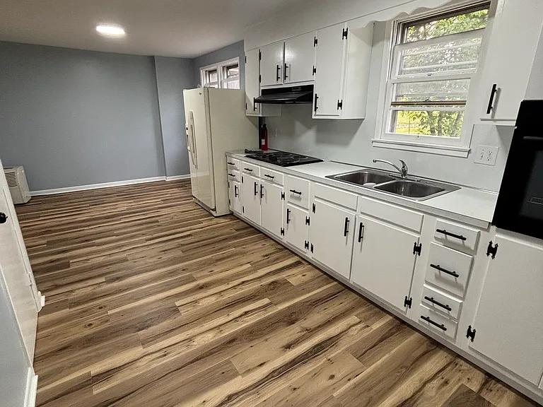 631 Hollywell Ave — Photo 17