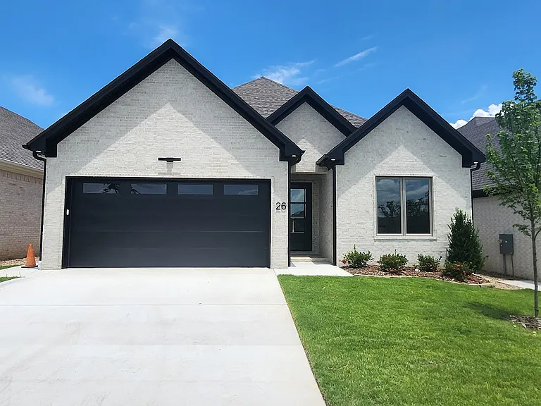 26 Mountain Brook Rd — Photo 1