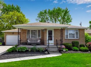 277 Claudette Ct, Depew, NY 14043