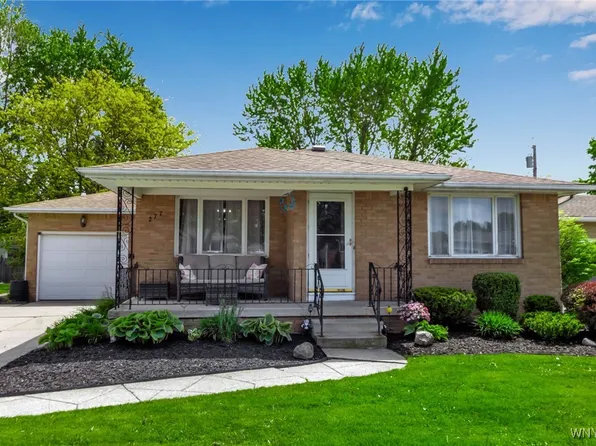 277 Claudette Ct, Depew, NY 14043