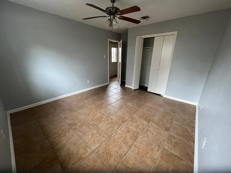 14715 Spring Lake Dr — Photo 10
