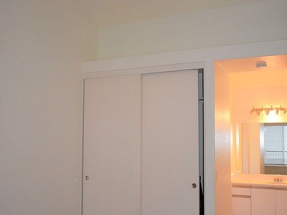 5th image of 51 Whippoorwill Ln