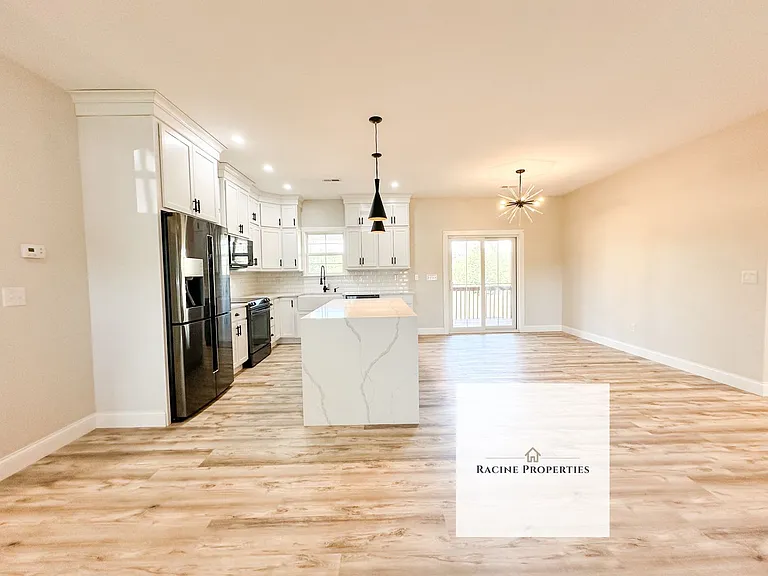27 Carriage Dr — Photo 5