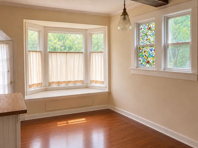 1311 S Crestline St — Photo 5