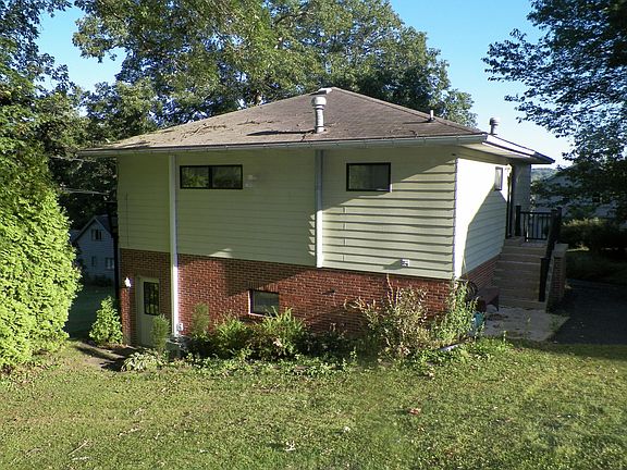 3rd image of 318 1/2 Oakland Ave
