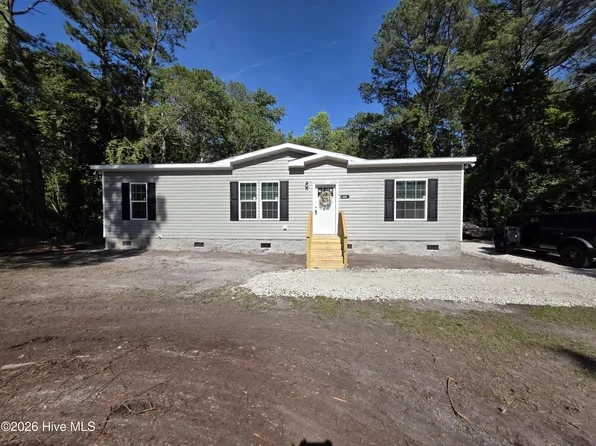 409 Pond View Circle, Hampstead, NC 28443