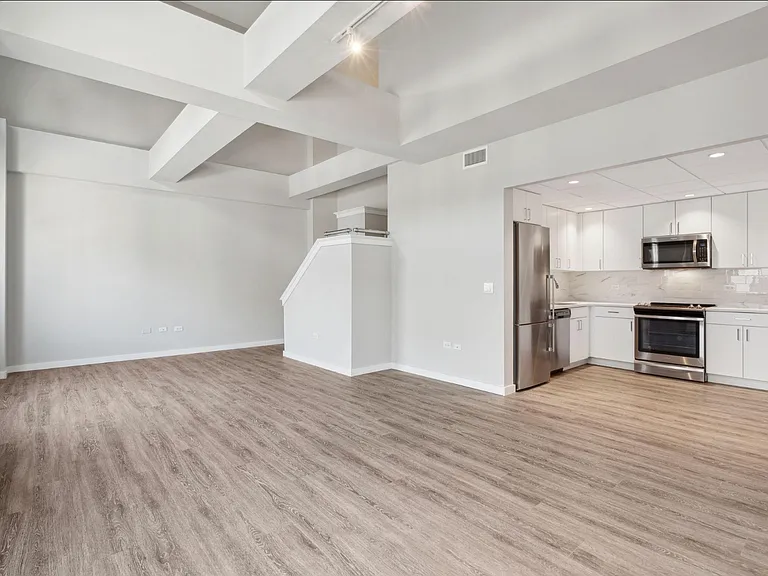 875 Sansom St #Penthouse 103 — Photo 1
